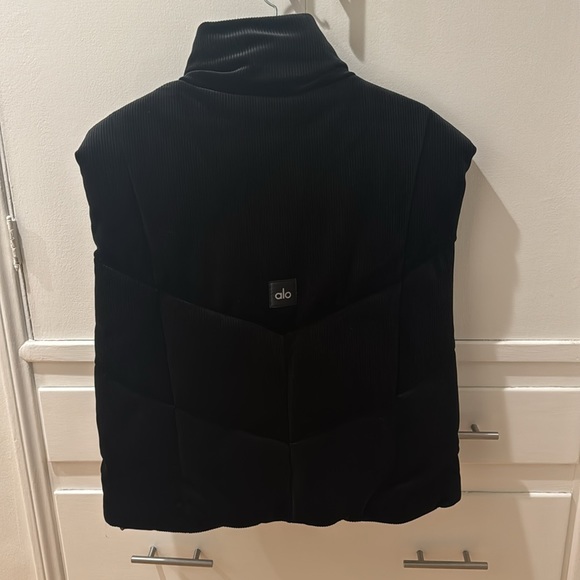 Ribbed Velour Mountain Side Puffer Vest medium black - Picture 4 of 4